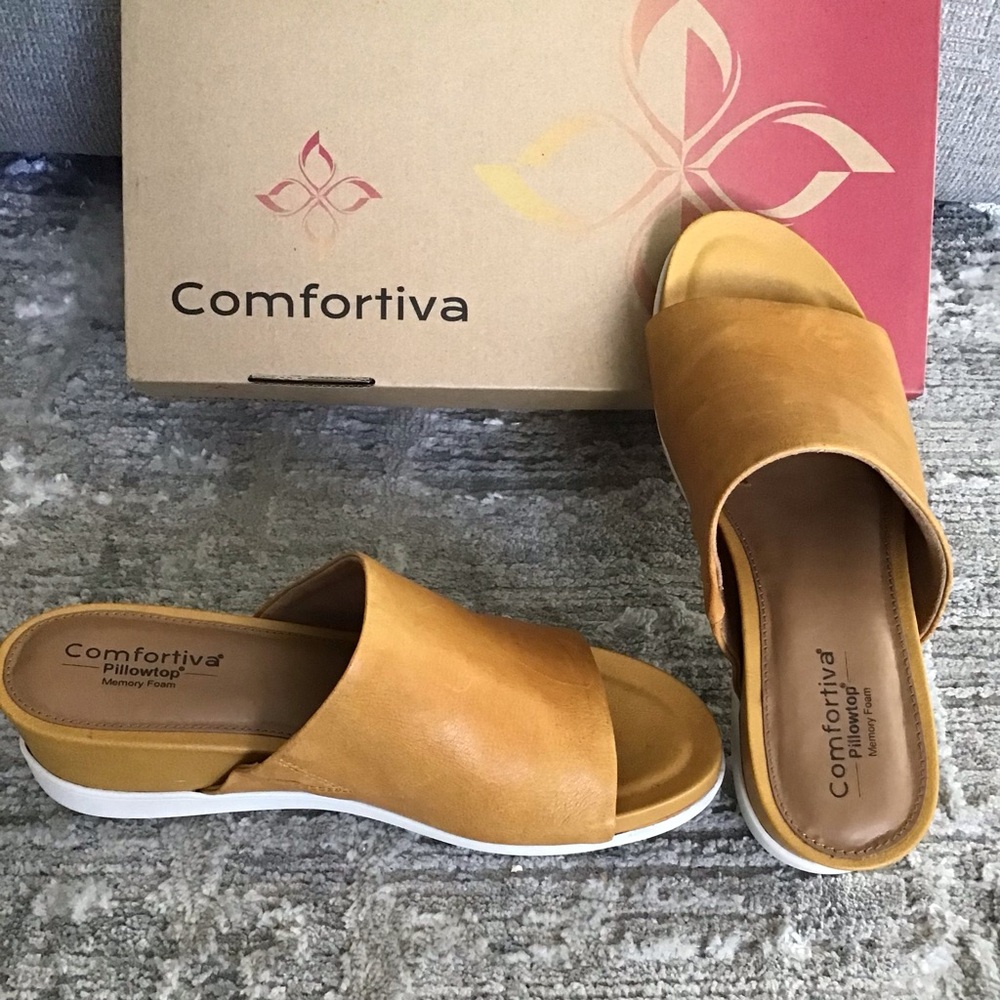 Comfortiva Mimosa Slip on shoes, sandals Pillowtop 9.5